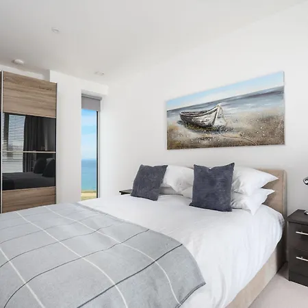 Holiday home 32 One Lusty Glaze In Newquay